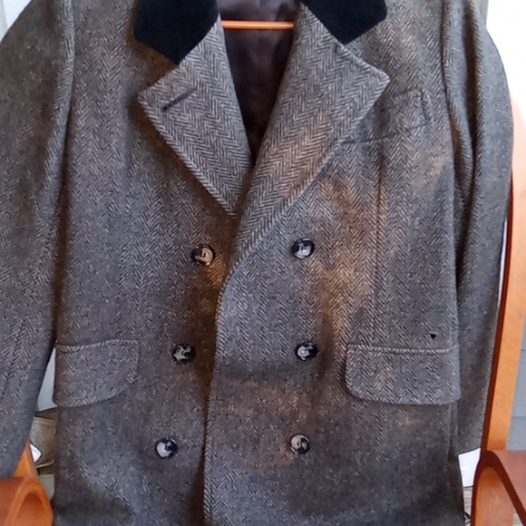Coat - Picture 7 of 10
